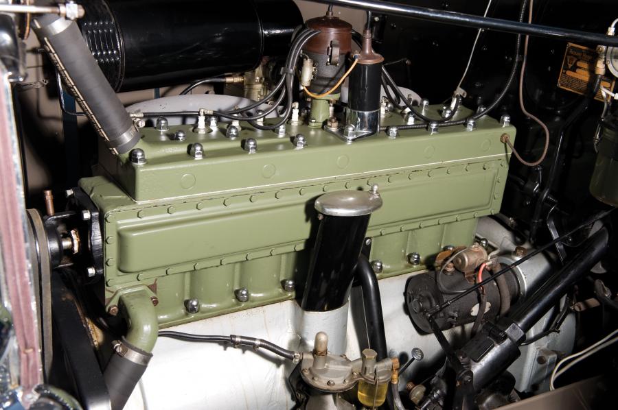  Packard Eight Model 1001 Sedan 1933 года  (фото 6 из 6)